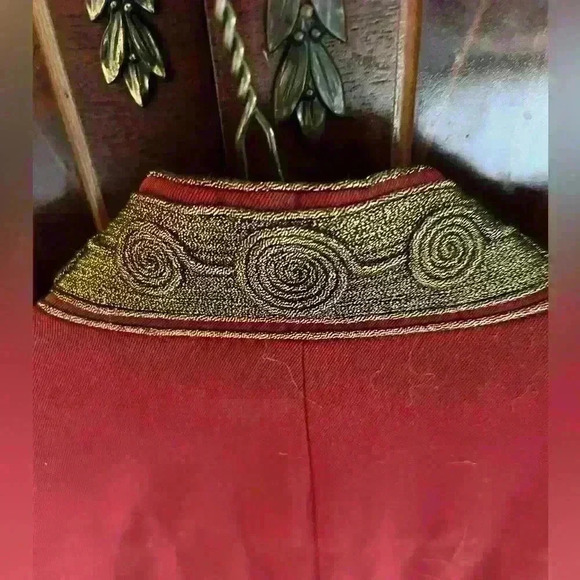 Louis Fe’raud ladies jacket. Size 8. Gorgeous detail on collar and sleeves. - Picture 6 of 11